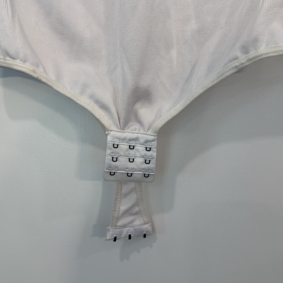 Madrag White Long Sleeve Bodysuit Size Small/Medium - Picture 2 of 5